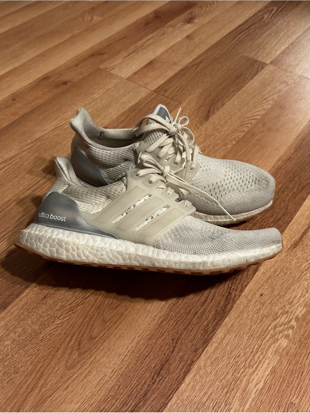 adidas Ultra Boost Sneakers women’s 7.5